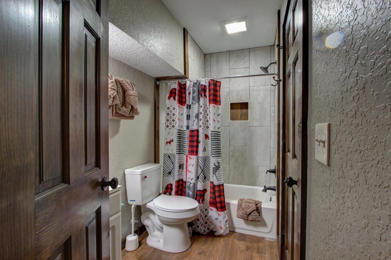 3 Master Bedrooms - Sleeps 10 - Location - Game Room - Hot Tub Pigeon Forge Buitenkant foto