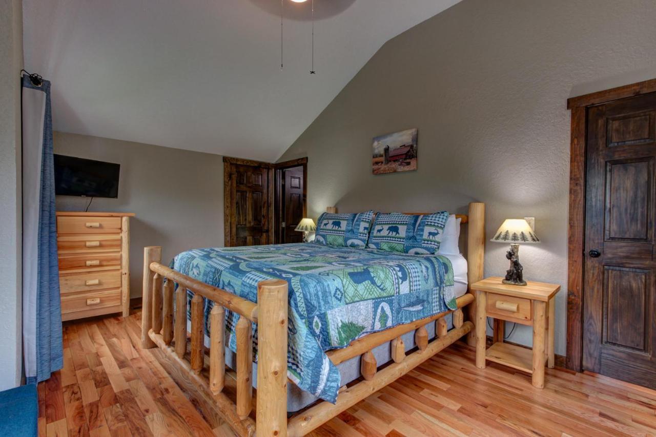 3 Master Bedrooms - Sleeps 10 - Location - Game Room - Hot Tub Pigeon Forge Buitenkant foto