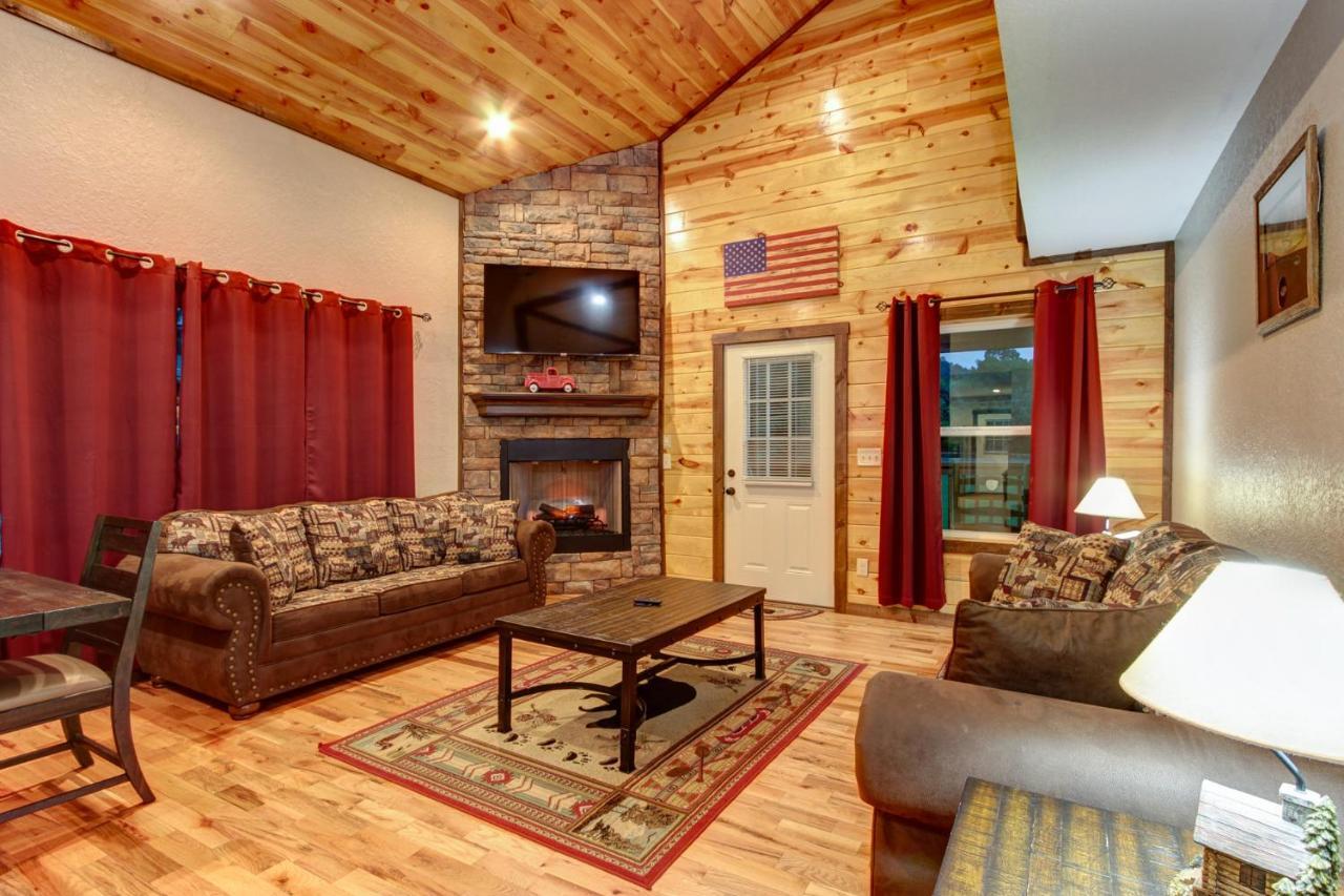 3 Master Bedrooms - Sleeps 10 - Location - Game Room - Hot Tub Pigeon Forge Buitenkant foto