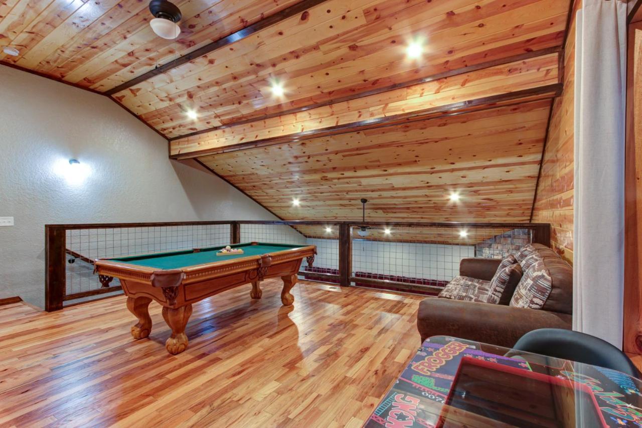 3 Master Bedrooms - Sleeps 10 - Location - Game Room - Hot Tub Pigeon Forge Buitenkant foto