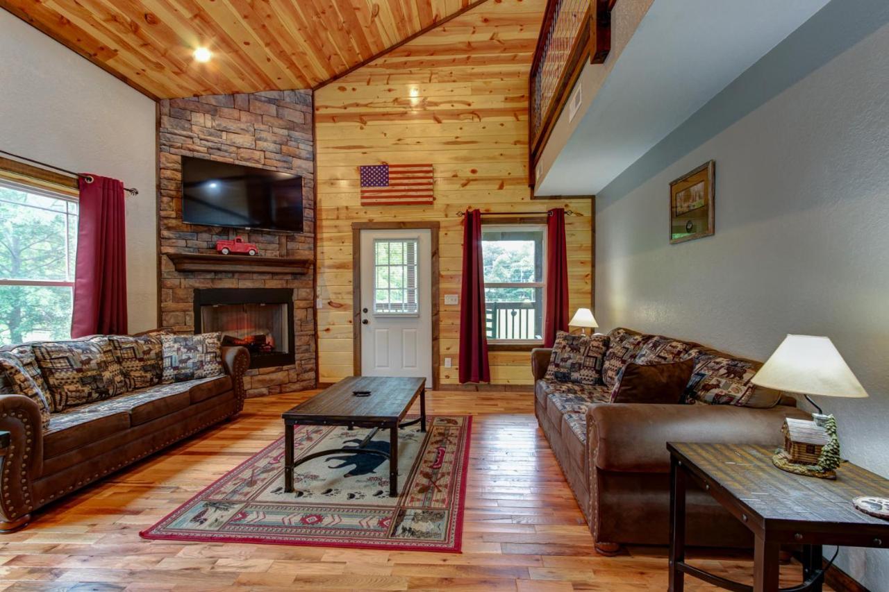 3 Master Bedrooms - Sleeps 10 - Location - Game Room - Hot Tub Pigeon Forge Buitenkant foto